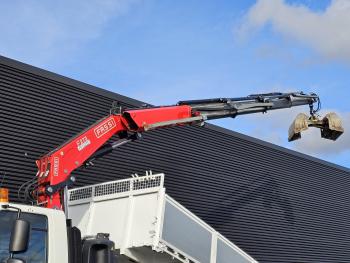 CF 530 8x4-4 / FASSI 27.5 t/m CRANE + TIPPER